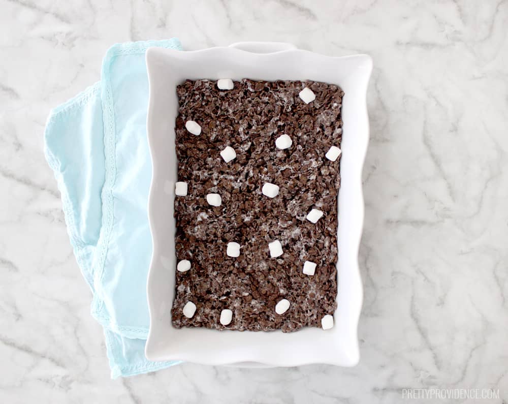 Super easy and delicious chocolate rice crispy treats! Perfect summer treat for when you don't want to turn on those ovens! 