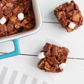 These S'mores bars with marshmallow, chocolate and golden grahams are TO DIE FOR!