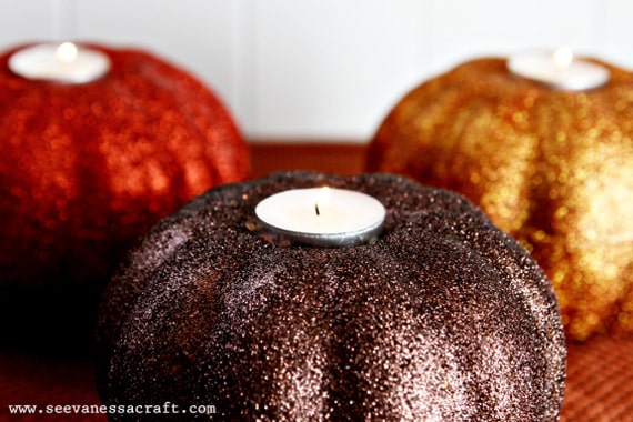 thanksgiving table centerpiece: glitter pumpkin candles