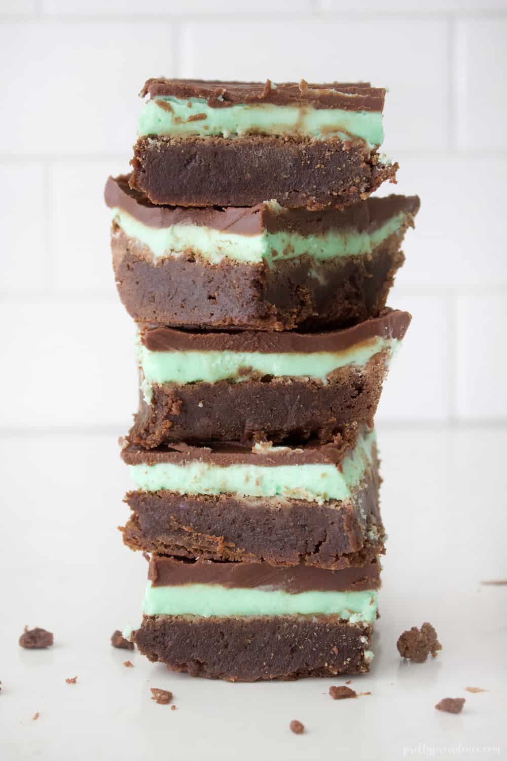 The best chocolate mint brownies! Whether for Christmas, St. Patrick's Day, or just for everyday chocolate and mint lovers, these brownies can't be beat! 