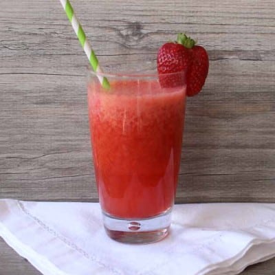 Easy and delicious low calorie strawberry slush!