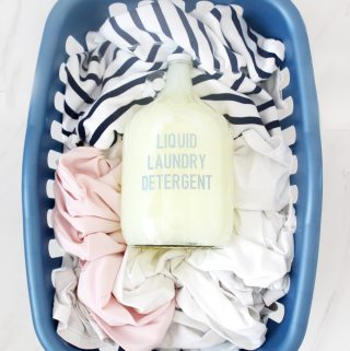 Easy DIY liquid laundry detergent! I love this stuff, and it will save you so much laundry on detergent!