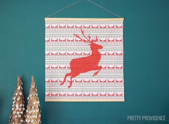 DIY Reindeer wall hanging - so EASY and CUTE! prettyprovidence.com