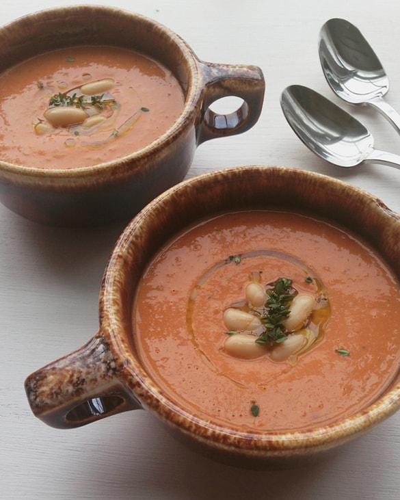 A hearty spring soup, Tuscan White Bean and Tomato Soup | Pretty Providence