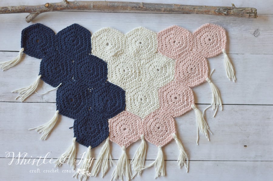 Crochet Hexagon Wall Hanging - Make this fabulous boho wall hanging with this tutorial. 