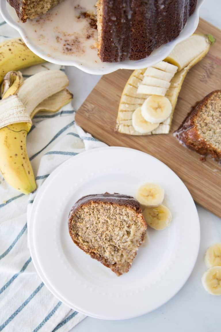 Absolutely delicious banana cake with vanilla glaze! Perfect for a special breakfast or dessert!