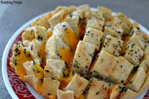 Easy Cheesy Party Bread: A Gourmet Appetizer Made in Less Than 30 Minutes | Pretty Providence