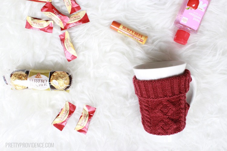 This cold survival kit is a FUN gift for someone who has a cold or needs a winter pick-me-up! 