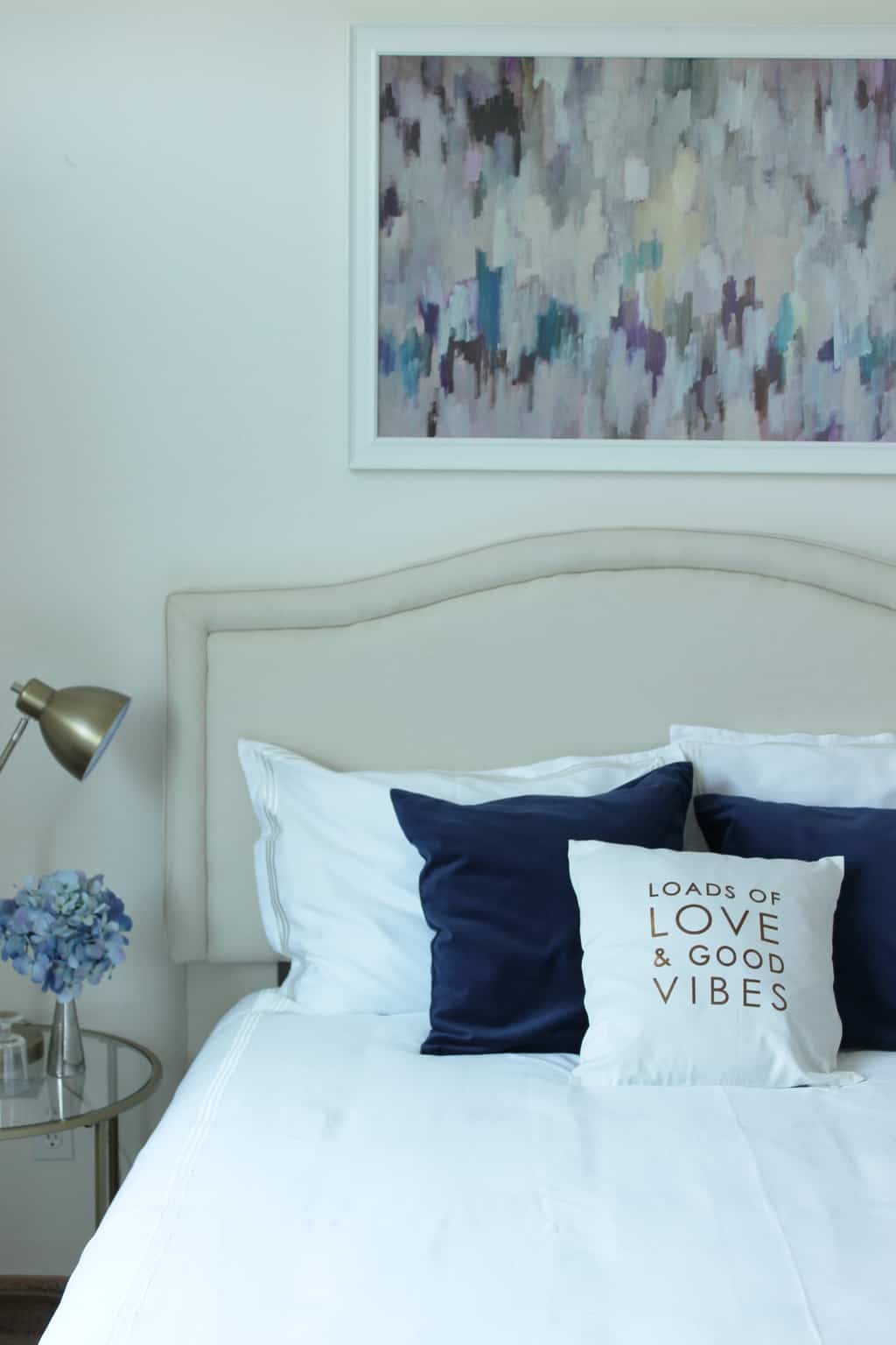 I am in love with this clean and classy guest bedroom makeover! Definitely wanting a few of these pieces for my house! 