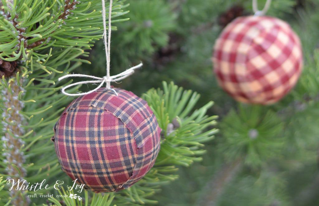 Plaid Ball Ornaments - Made these fabulous Plaid Ball Ornaments, perfect for your rustic Christmas and holiday decor. 