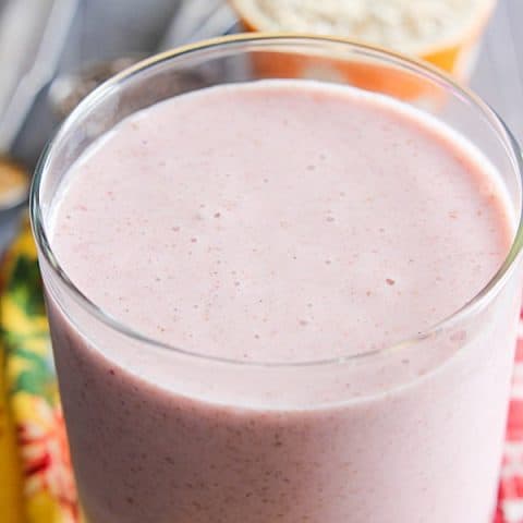 Strawberry Oatmeal Smoothie with Chia Seeds and Ground Flaxseed