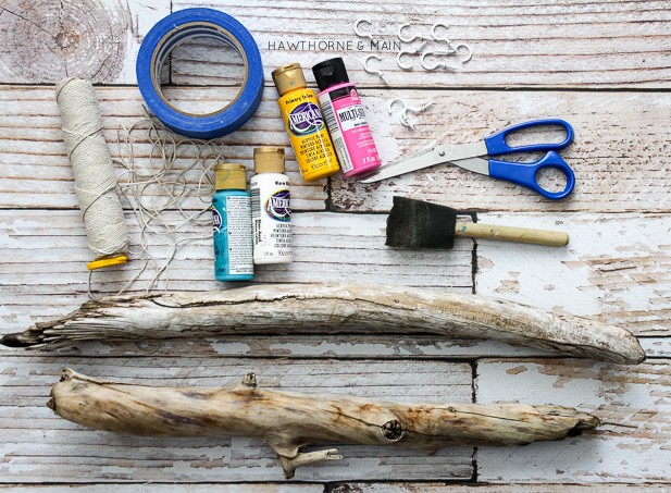 Beautiful Driftwood Jewelry Hanger You Can Make - DIY Candy