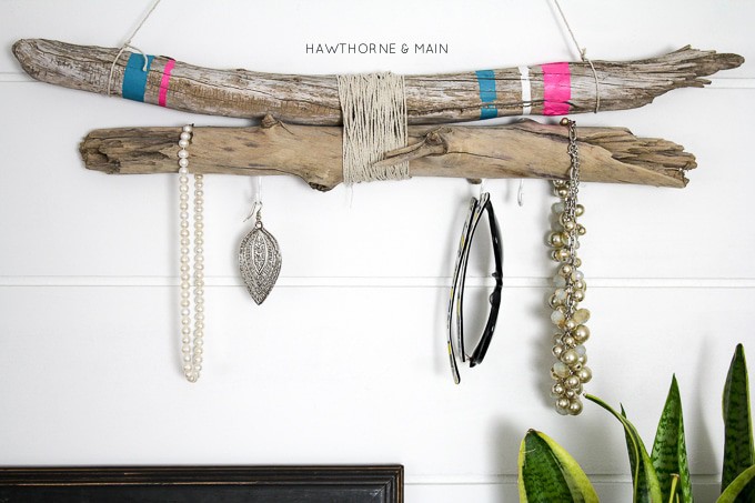 DIY Driftwood Necklace Holder - DIY Huntress