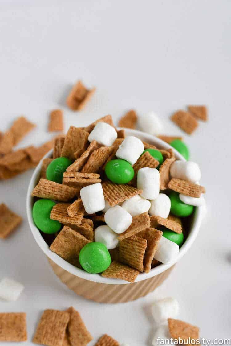 This looks so easy!! St. Patrick's Day Trail Mix