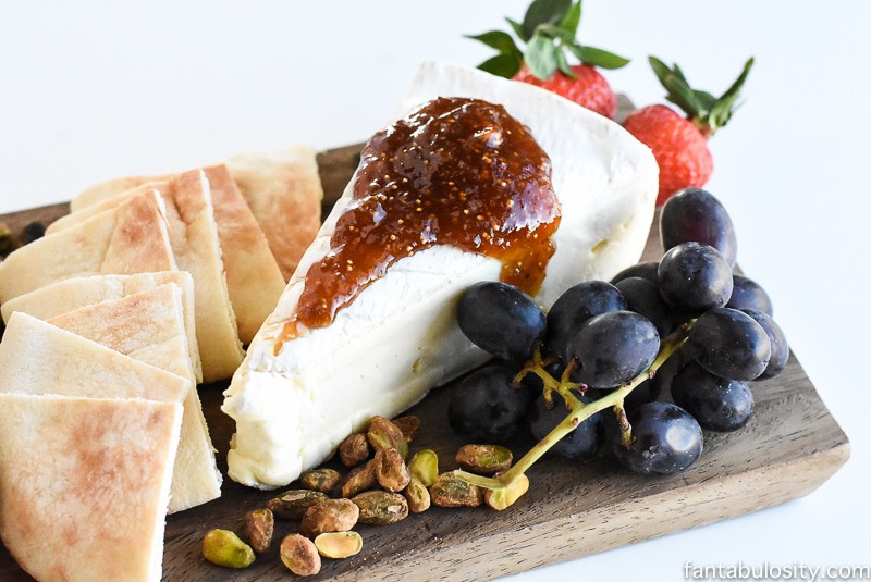 Quick and Easy Cheese Tray Appetizer