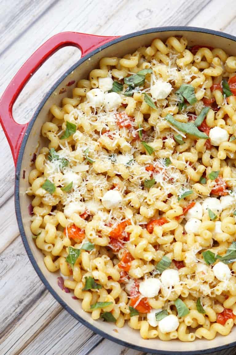 Roasted Tomato Caprese Pasta