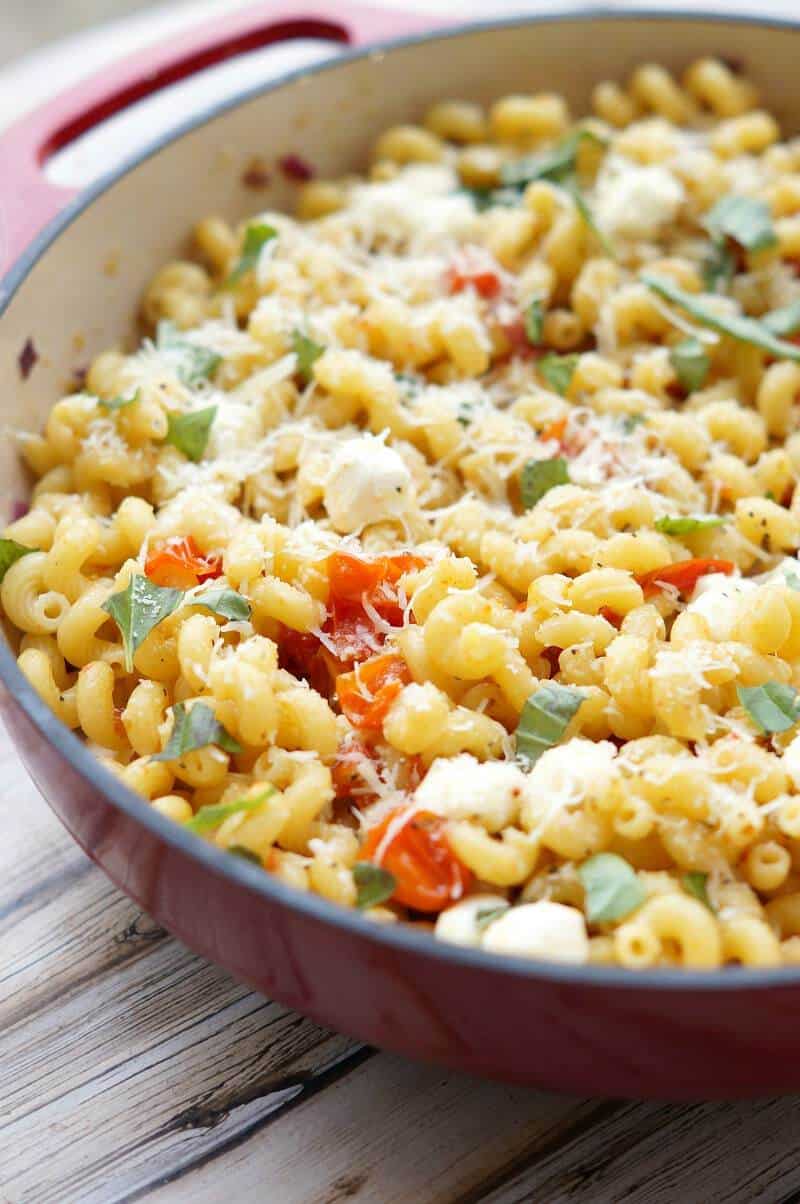 Roasted Tomato Caprese Pasta