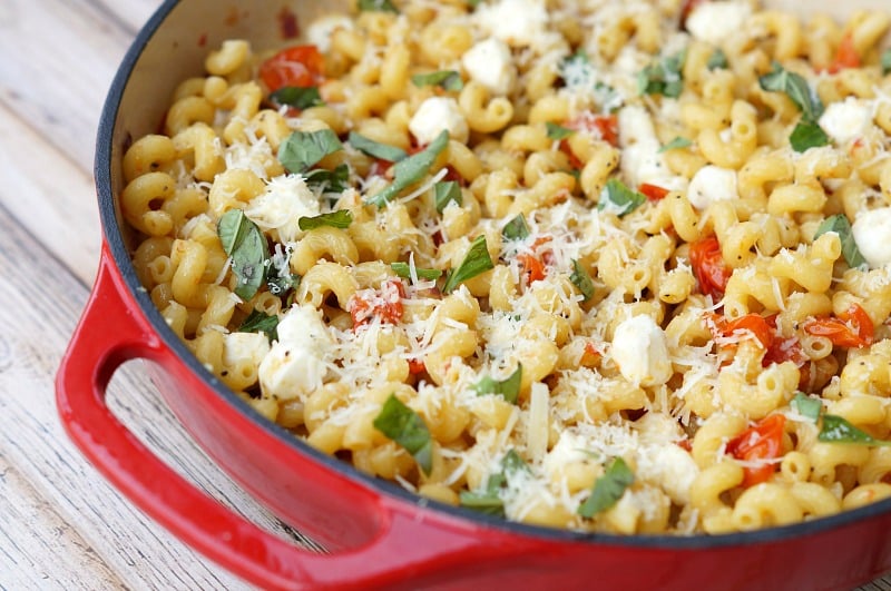 Roasted Tomato Caprese Pasta