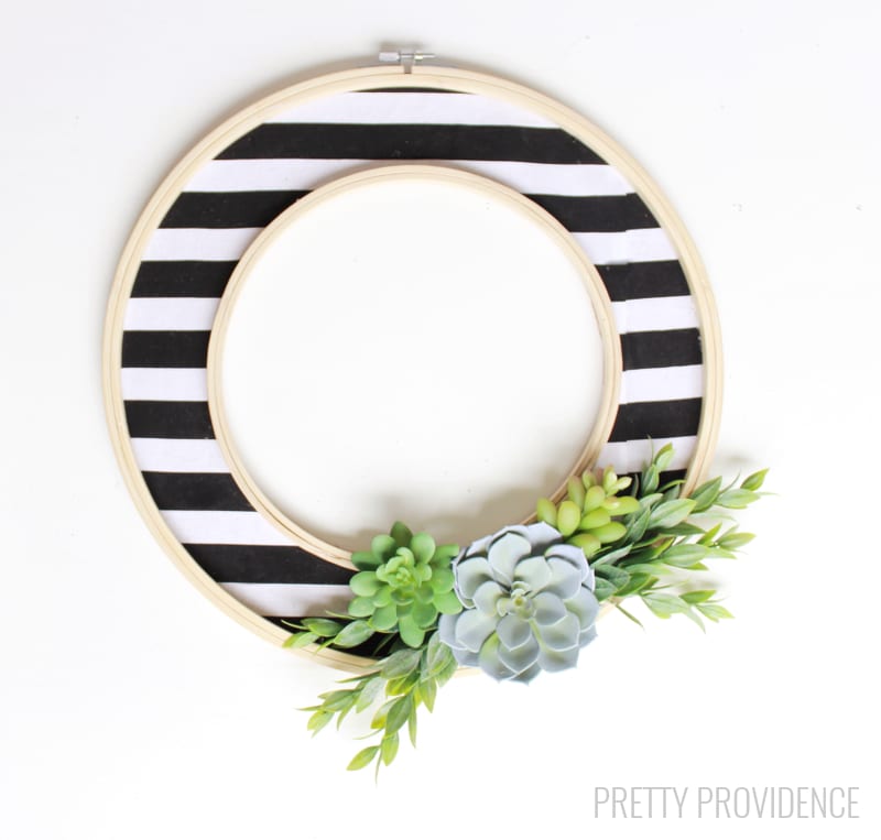 Easy DIY modern wreath with stripes and succulents 