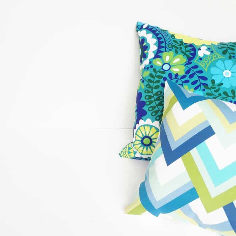 Cute retro patio makeover - pillow patterns!