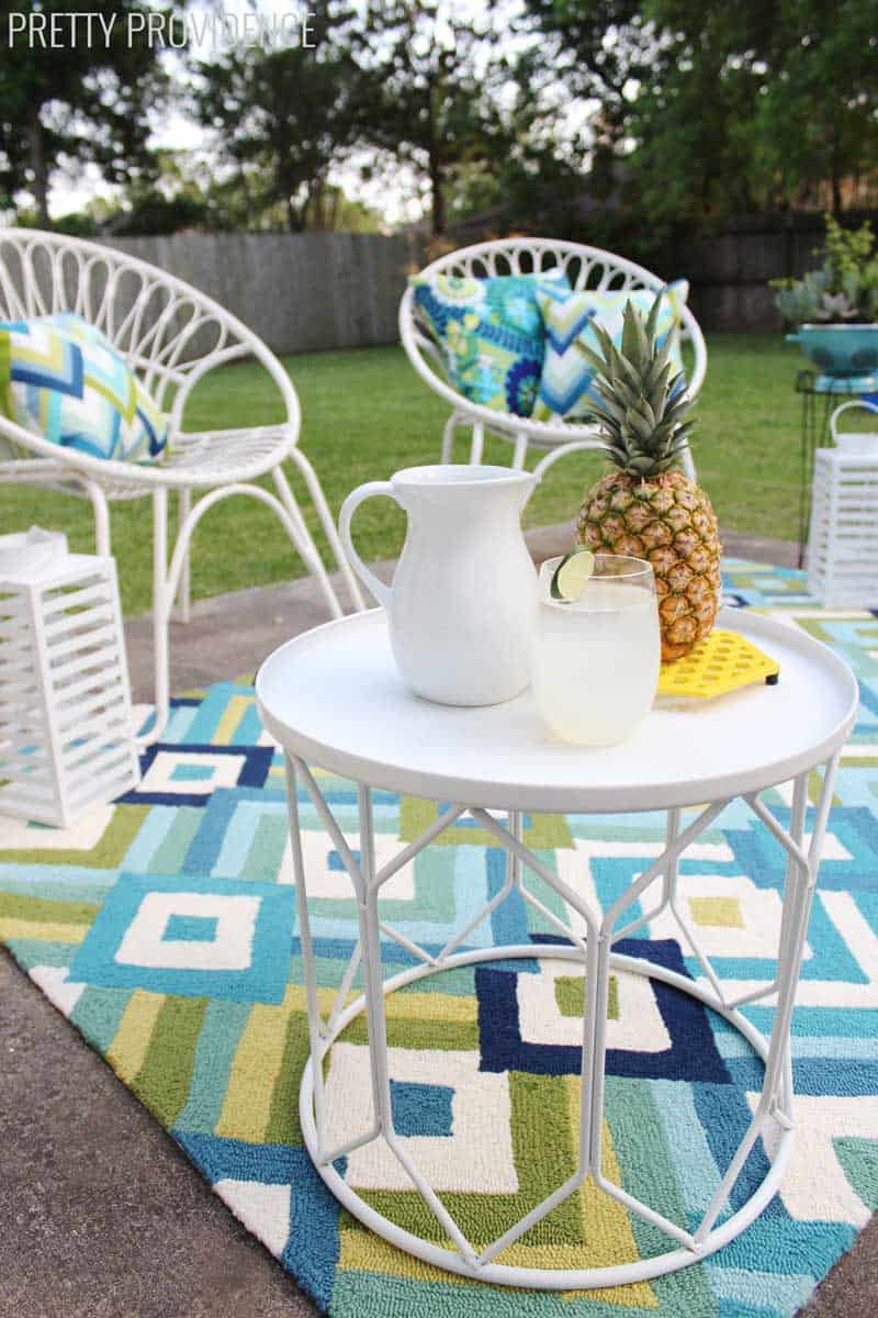 patio-makeover-table-pineapple