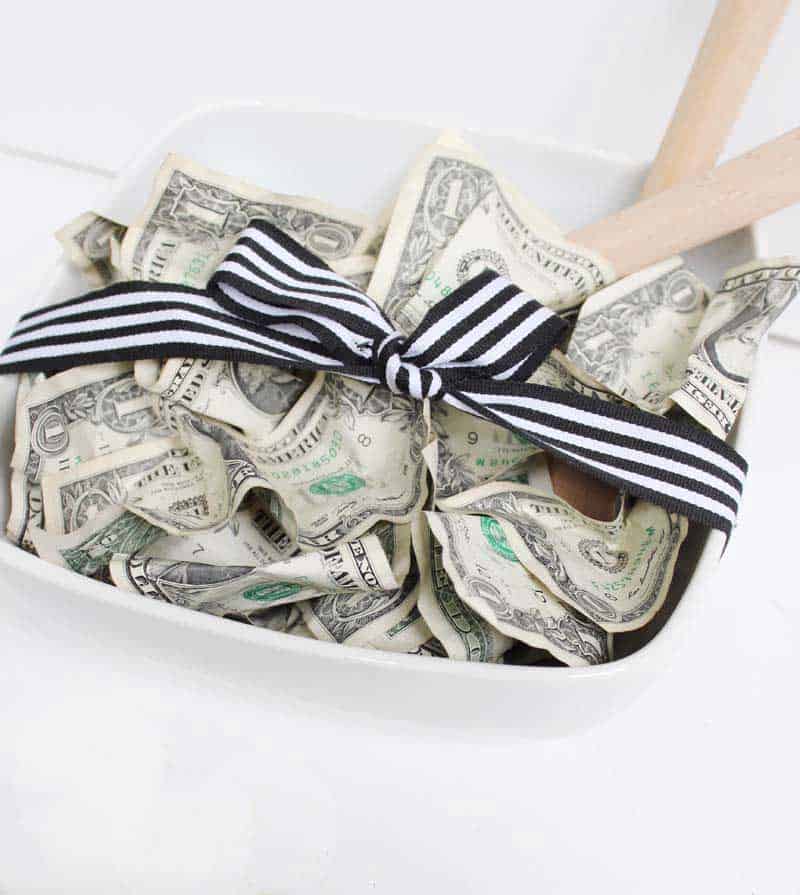 Salad Bowl + Dollar Bills = Cutest wedding gift EVER! 