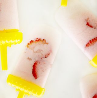 Talk about delicious! These frosted strawberry lemonade popsicles are only 35 calories each! Great way to curb that sweet tooth!