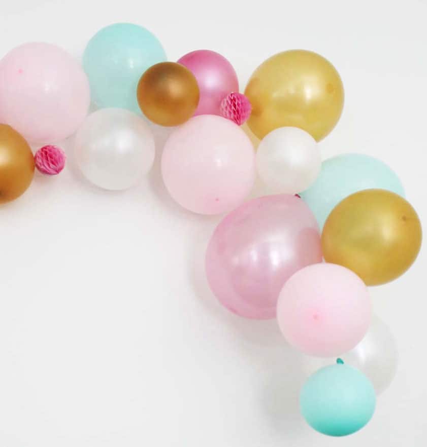 Quick balloon garland tip! #balloons #balloongarland #attachmini #ball, Balloon Arch DIY