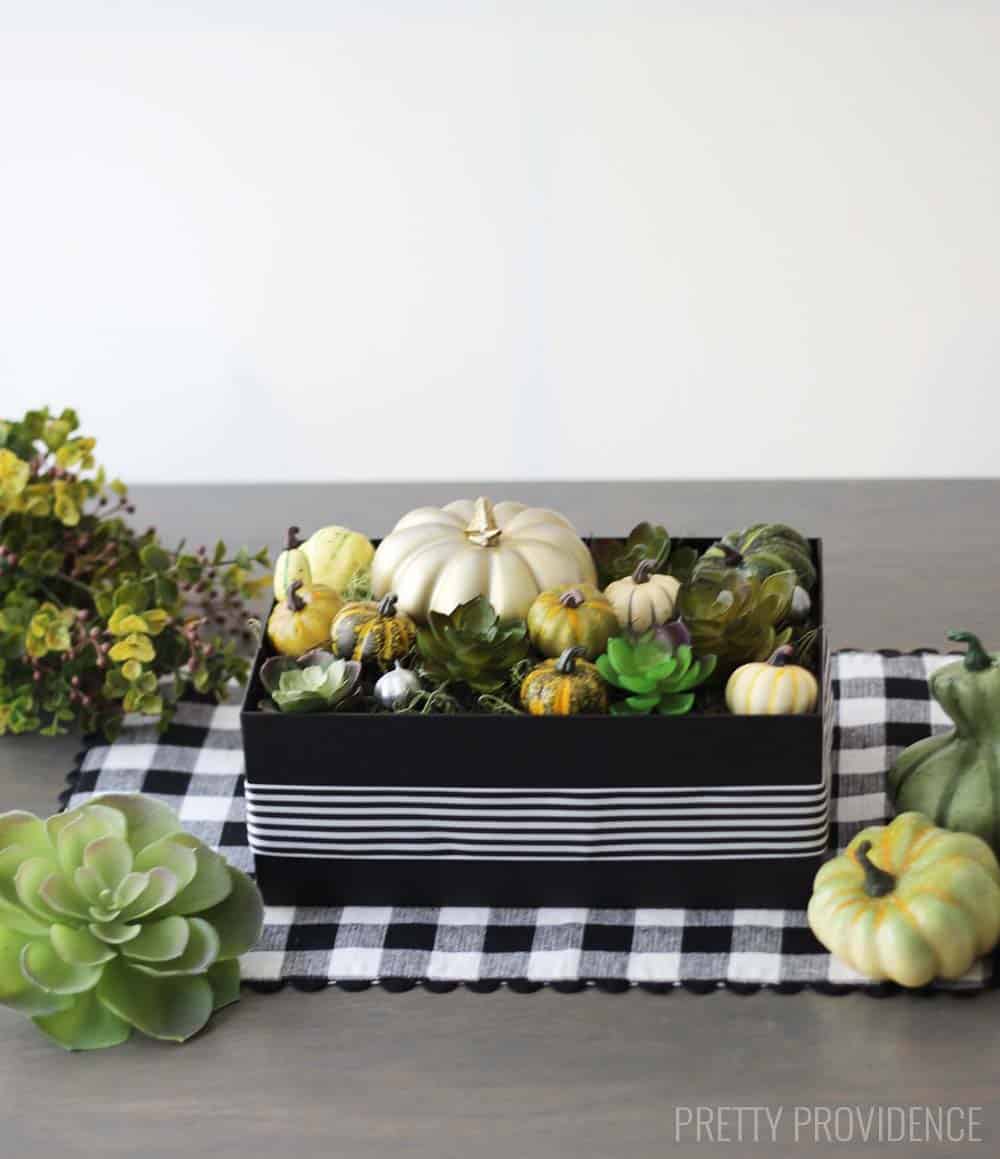 PERFECT fall centerpiece - for Thanksgiving!? Love the succulents and pumpkins! 