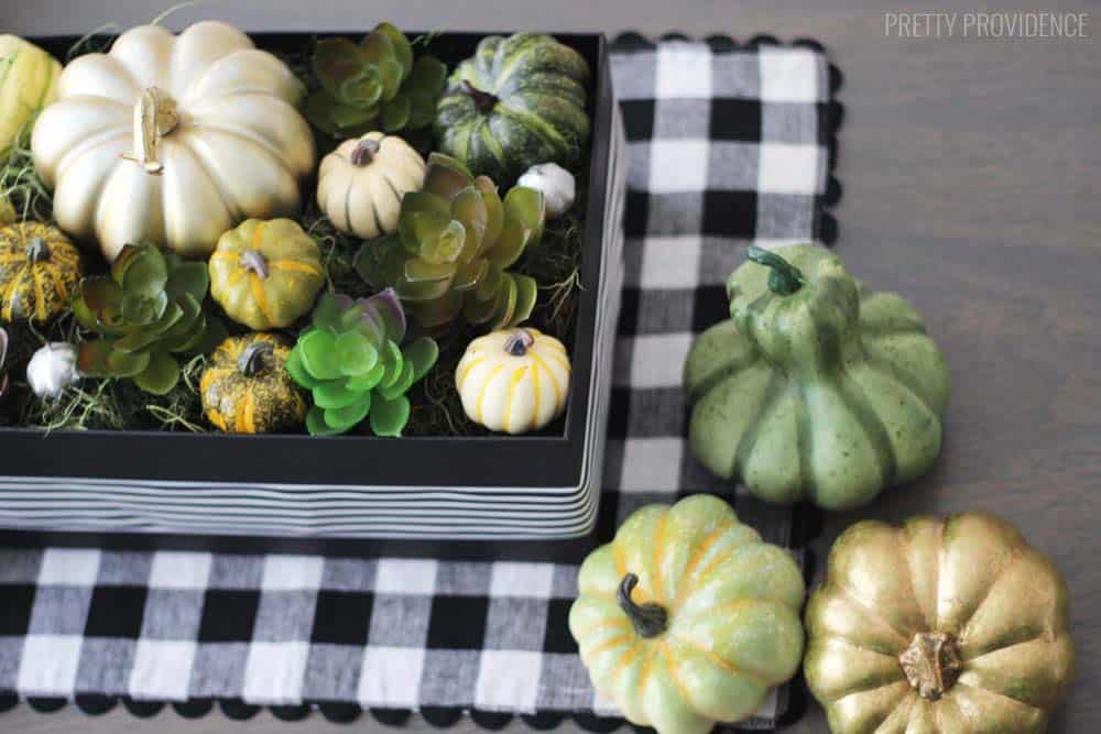 PERFECT fall centerpiece - for Thanksgiving!? Love the succulents and pumpkins! 