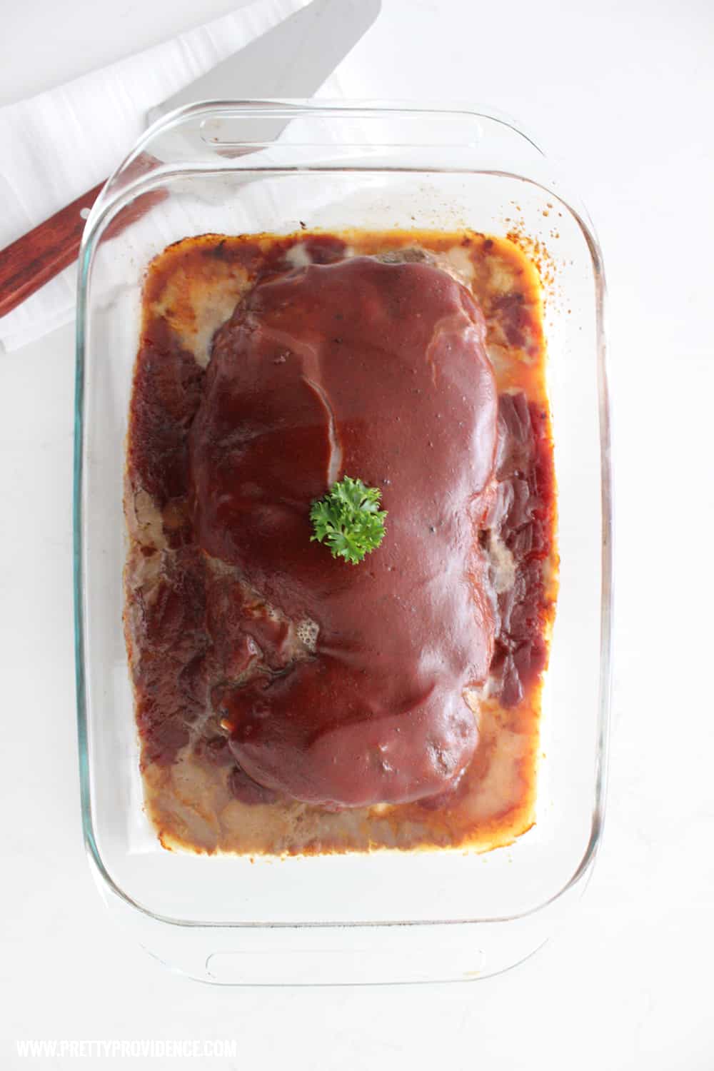 Totally obsessed with this classic meatloaf recipe! It's easy, delicious and always a crowd pleaser! 