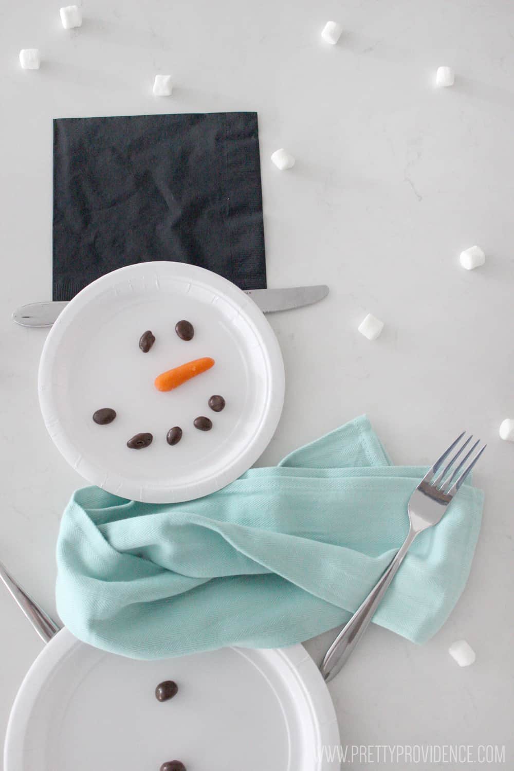 Paper Plate Snowman Table Setting for Winter Themed Party