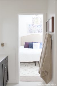 I am loving this guest bathroom! Especially love the little touches she did to make the guests feel welcome and comfortable! So simple, but it goes a long way!