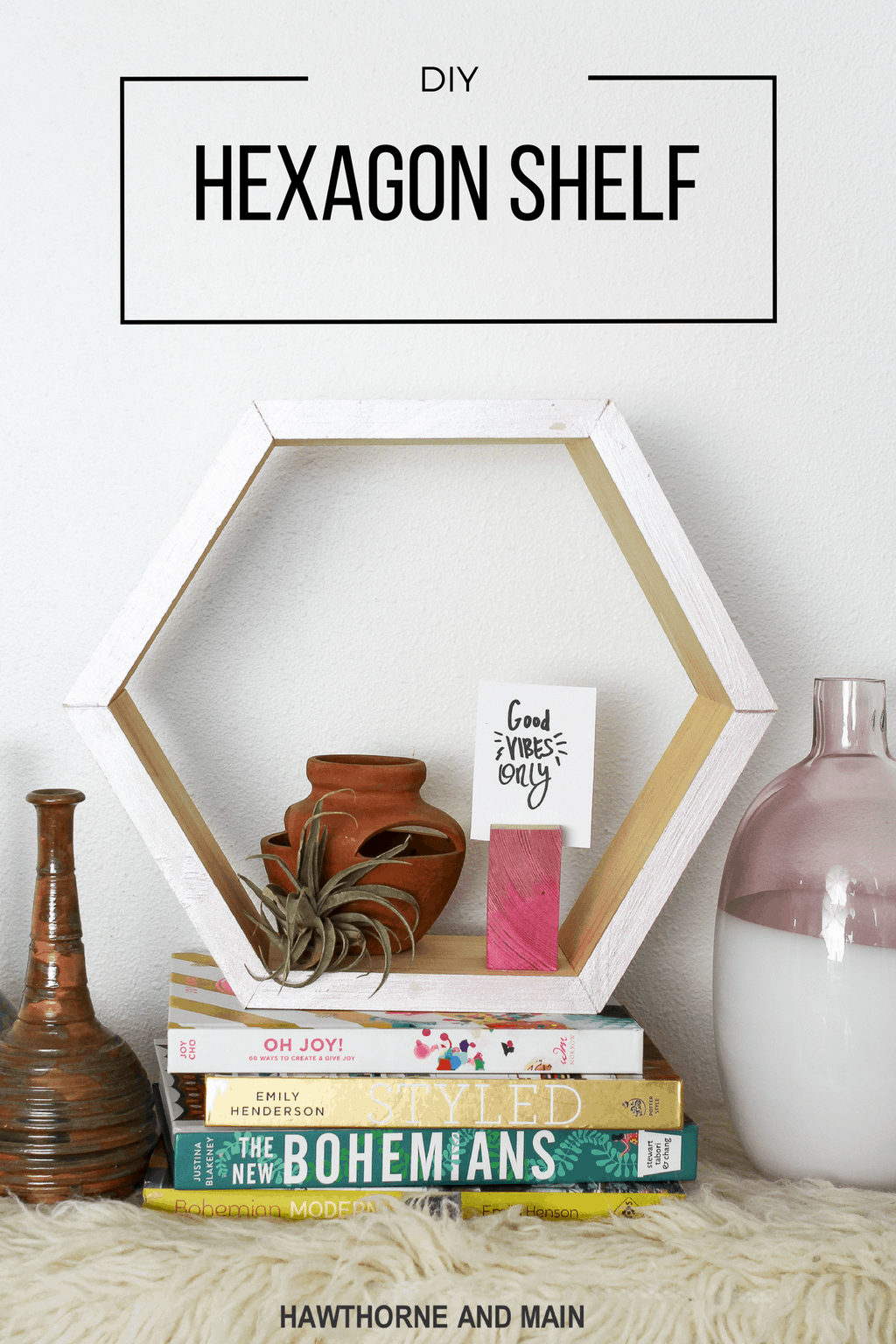 I love this modern DIY hexagon shelf! It looks easy to make and would be perfect for my house! 