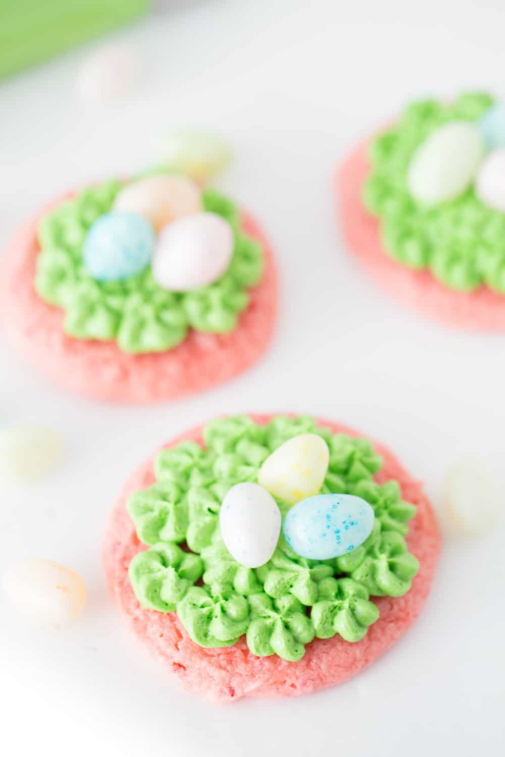 Easter Egg Cookie Baskets are a great Easter treat for the kids!