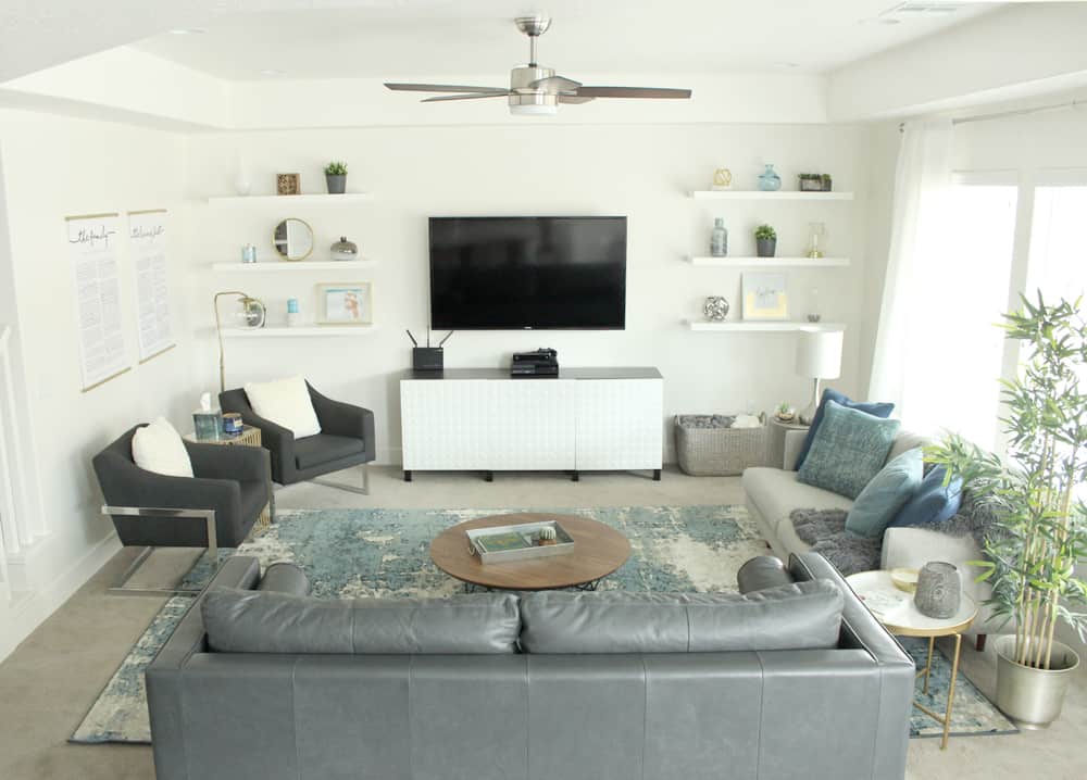 I'm totally in love with this cozy, modern living room space! It makes the most out of the size, and pairs looks and functionality so well! Great prices, too! 