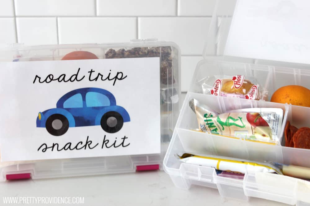 These road trip snack kits are pure GENIUS! Seriously how have I not thought of this before? Perfect for older kids on road trips so moms not constantly turning around! 