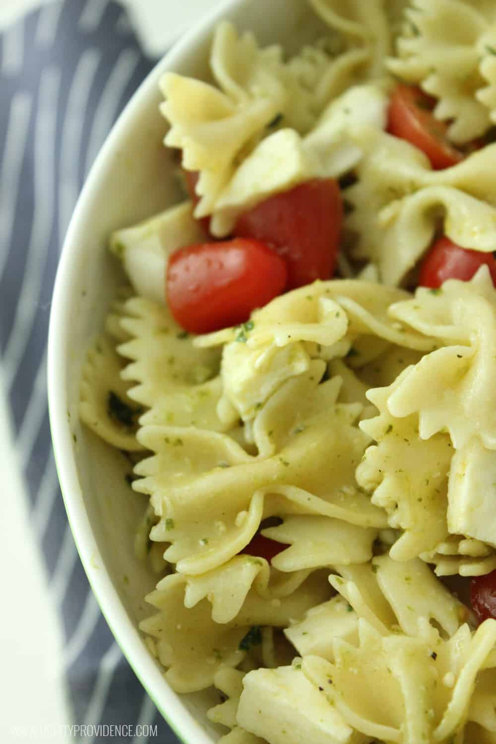 Bruschetta pasta salad! The perfect side dish for any bbq or get together! Or make a big batch and eat it all week for lunch! 