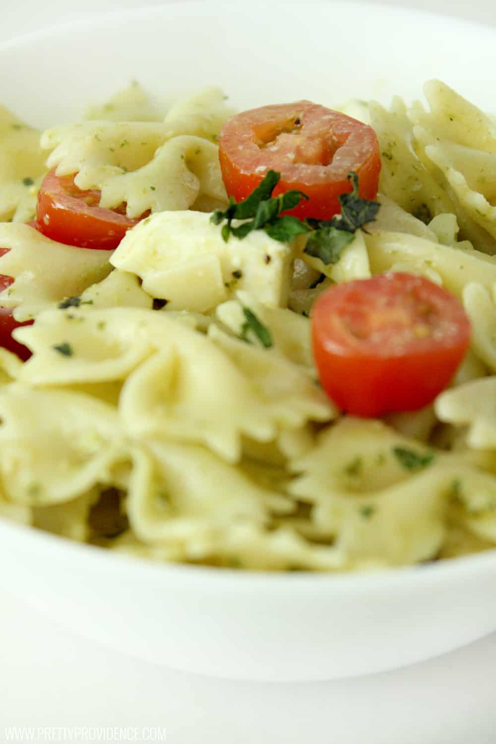 Bruschetta pasta salad! The perfect side dish for any bbq or get together! Or make a big batch and eat it all week for lunch! 