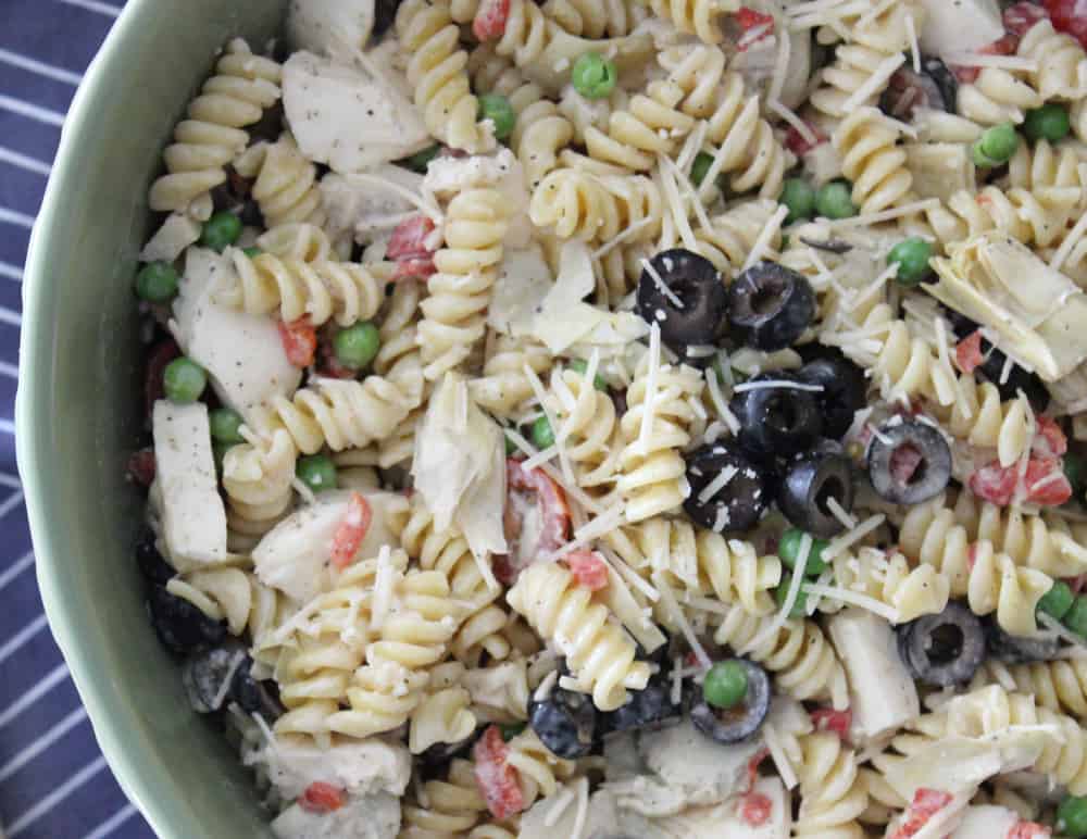 Delicious Summer pasta salad! If you are looking for a delicious, unique and flavorful pasta salad, look no further! Th perfect pasta salad for summer! 