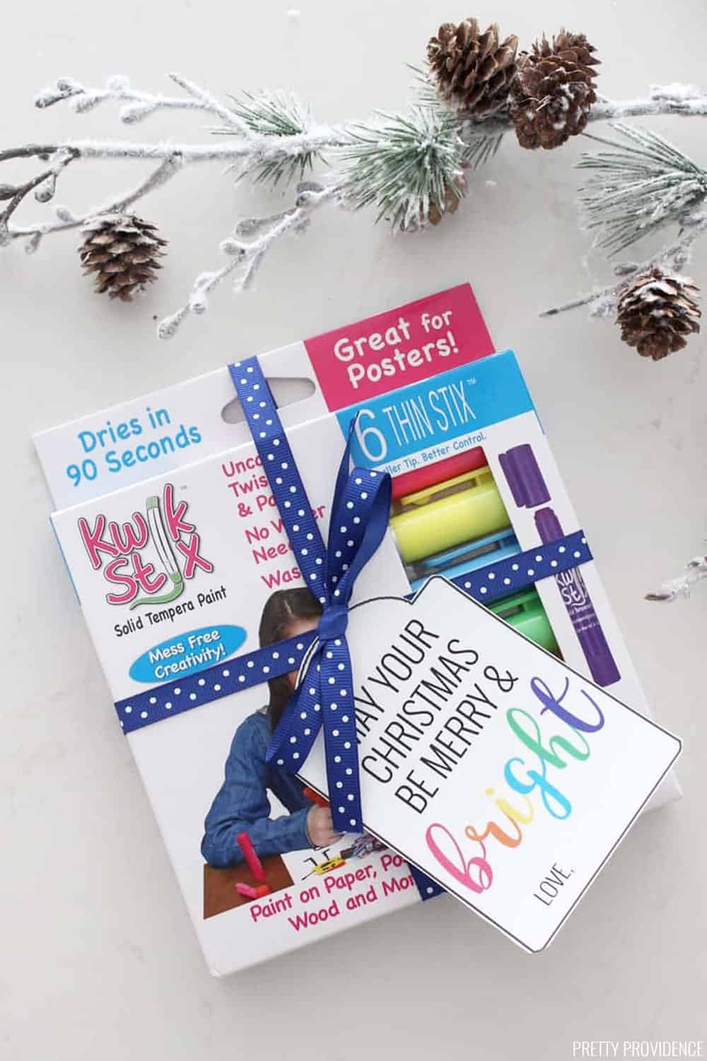 I love these fun Merry and Bright Christmas gift tags! Such a fun gift for a teacher or friend! 