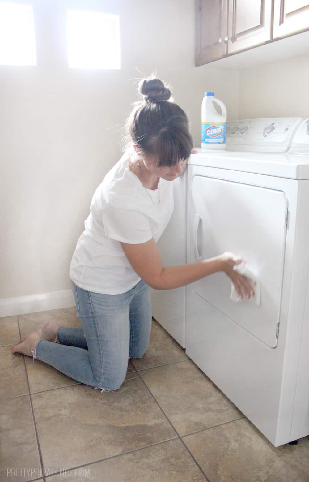 You may have wondered if washing machines needed to be cleaned out? Well, they do! Here is how to clean your washing machine, quick and easy!