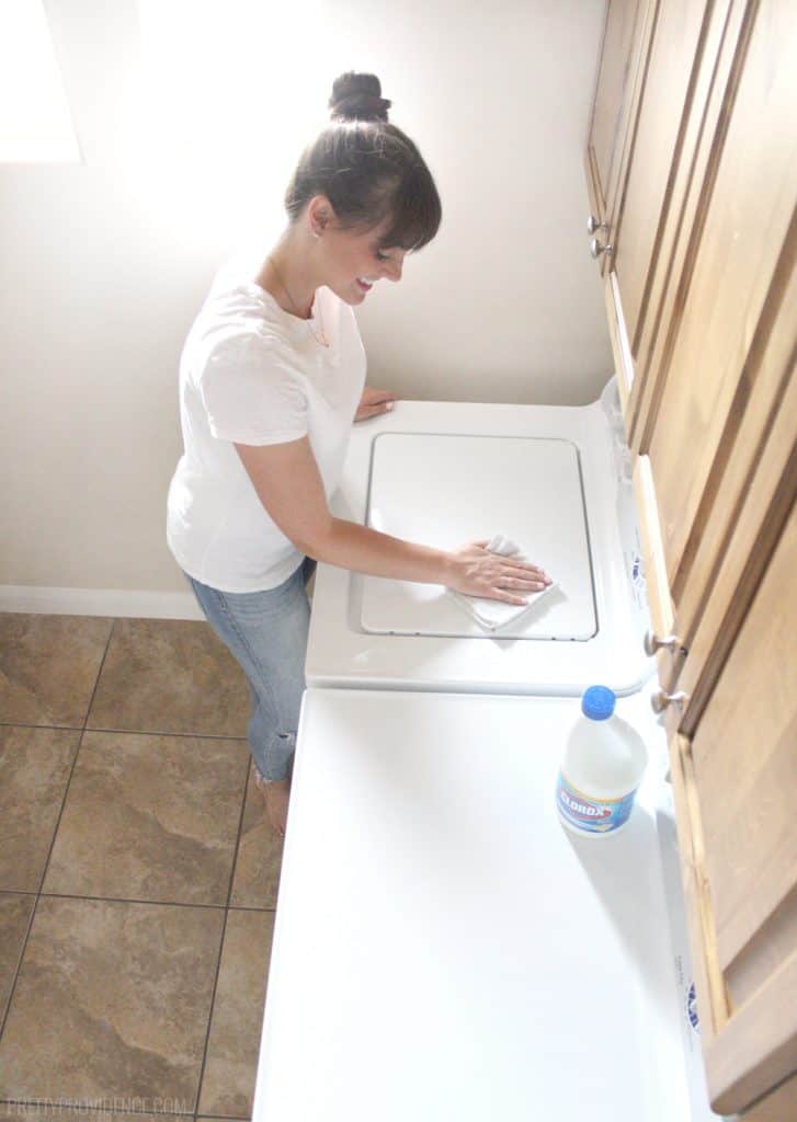 How to Clean Your Washing Machine - A Fast and Easy Way!