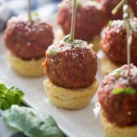 You will love these easy spaghetti and meatball appetizers! Perfect for tailgating, impressing house guests or serving at parties! I promise they will disappear in a blink!