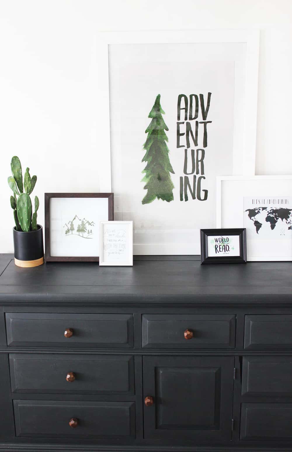 I can't believe the results of this chalkpaint dresser makeover! Honestly it looks like a completely different piece of furniture! SO easy too! 