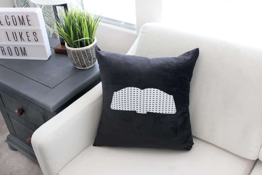 Boo hotsell pillow ikea