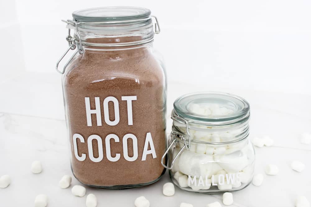 Super cute hot cocoa and mallow jar labels! 