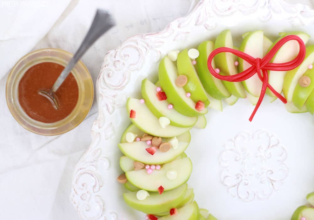 Apple Nachos Christmas Wreath - perfect food for a Christmas party.