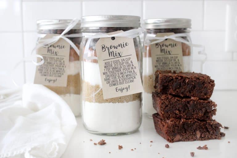 Pre-made brownie mix gift idea with free printable tag! Perfect easy gift for neighbors or friends!