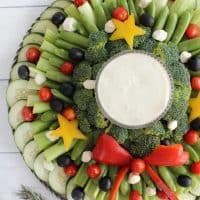 Cutest veggie tray wreath, perfect for any Christmas party or get together!
